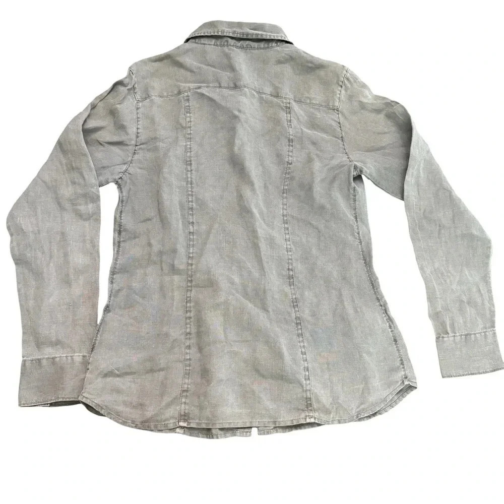 Excellent condition Tommy Bahama Relax 100% linen button down shirt. Gray, small - Picture 2 of 9